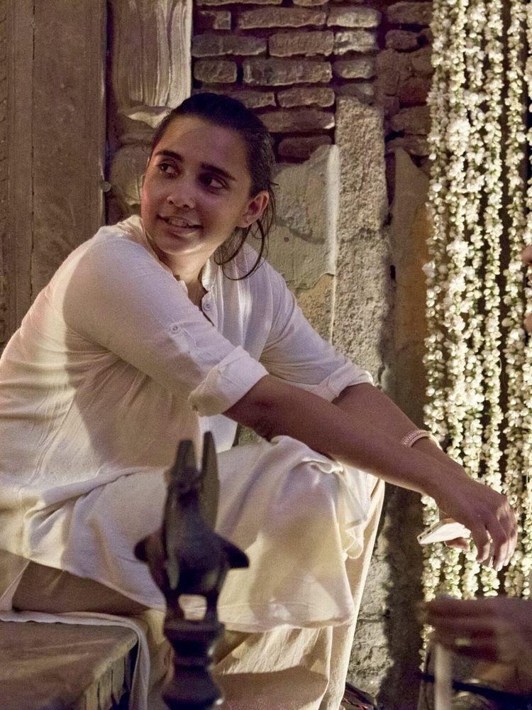 Behind the scenes photo 26