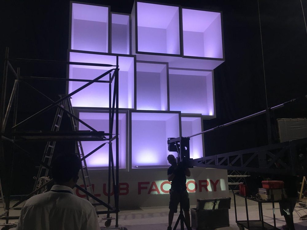 Behind the scenes photo 37