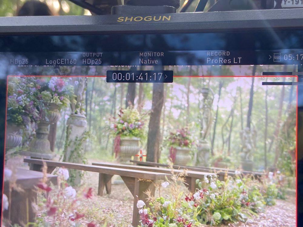 Behind the scenes photo 115