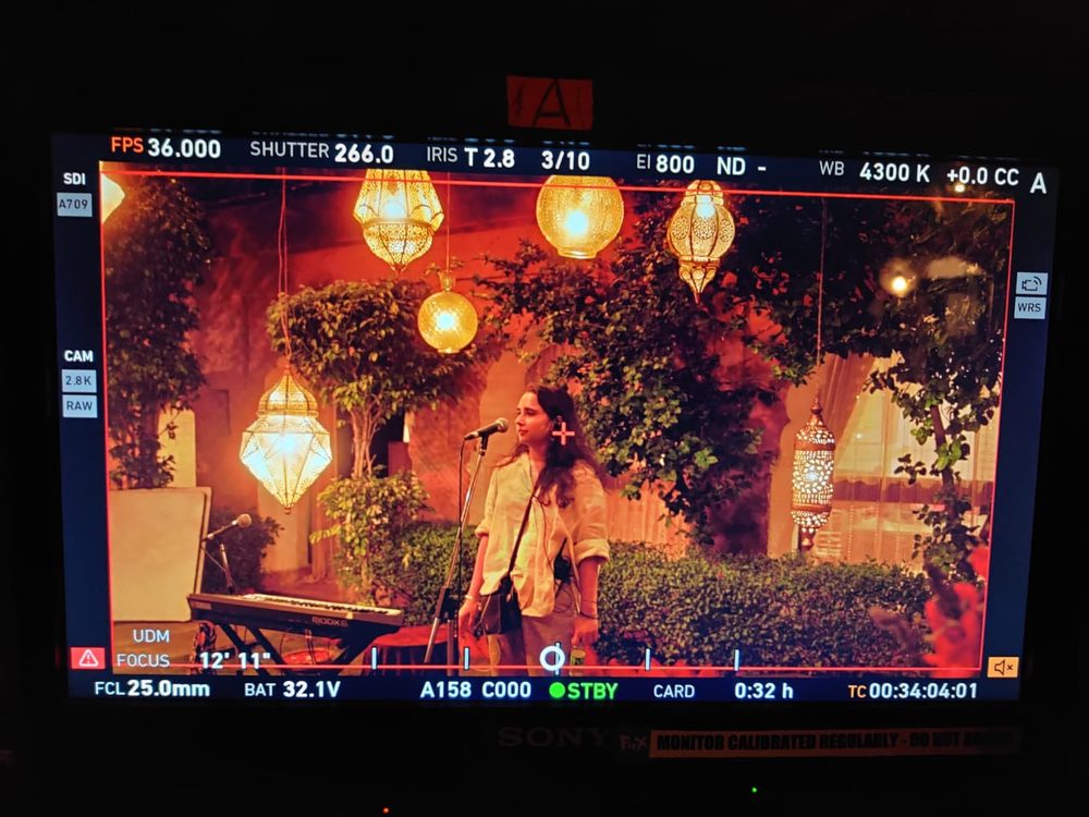 Behind the scenes photo 125