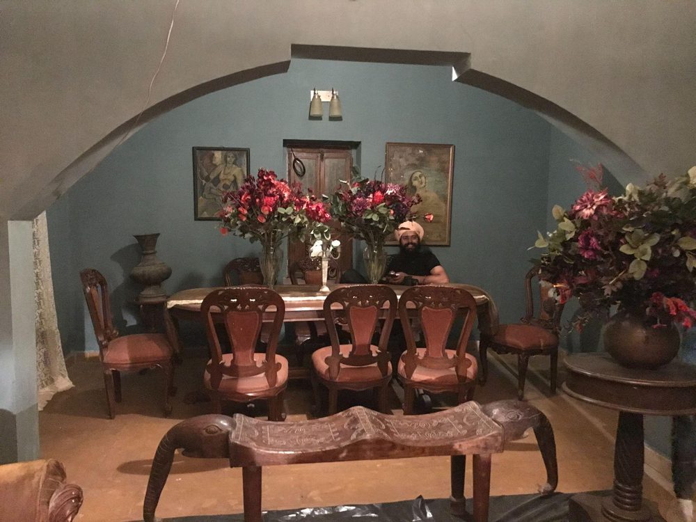 Behind the scenes photo 133