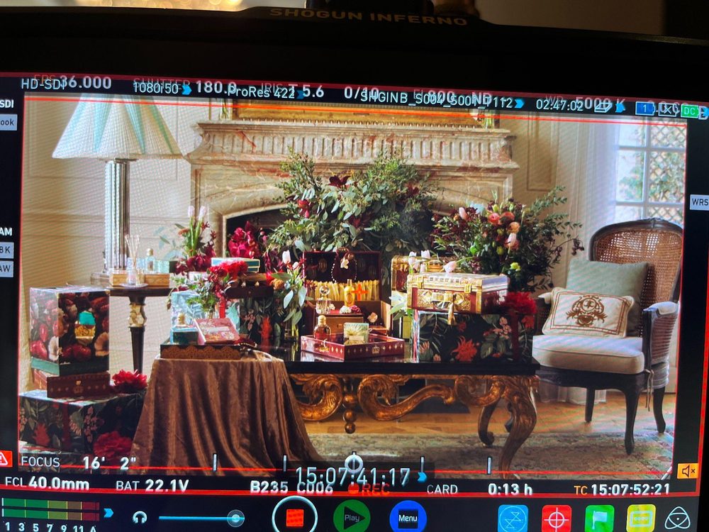 Behind the scenes photo 152