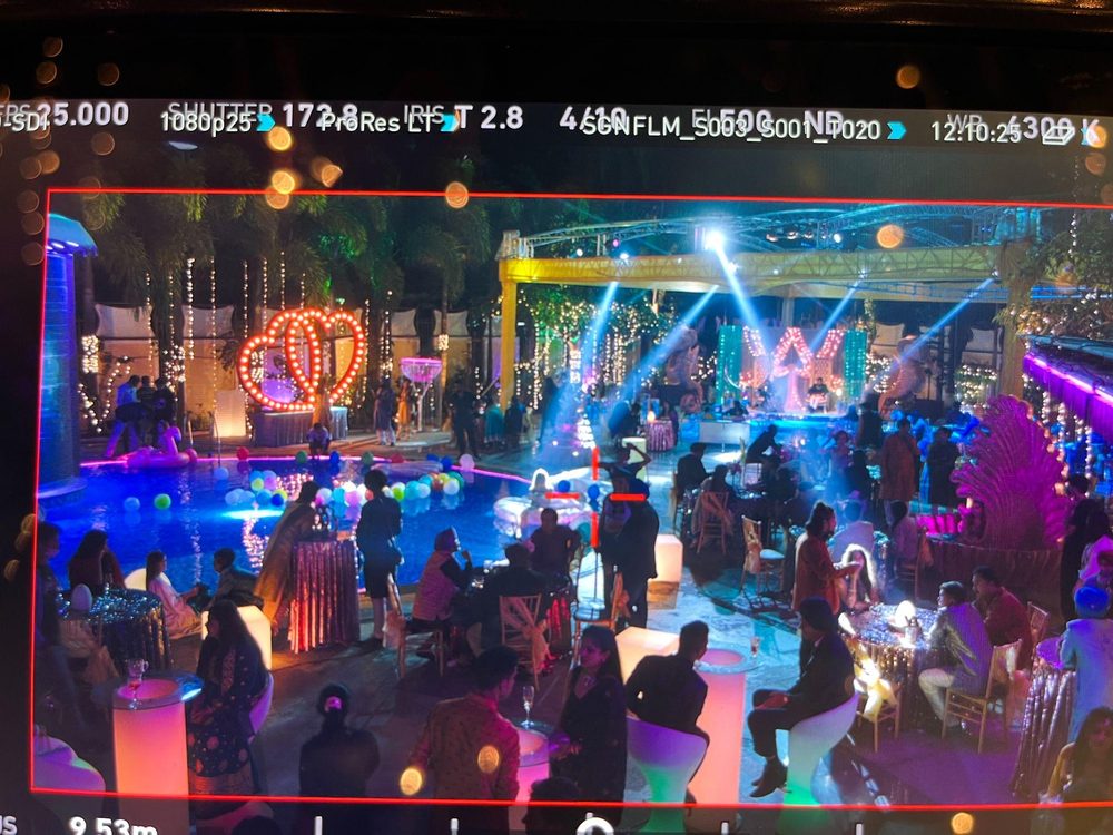 Behind the scenes photo 161