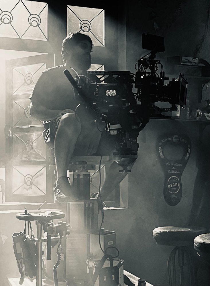 Behind the scenes photo 166