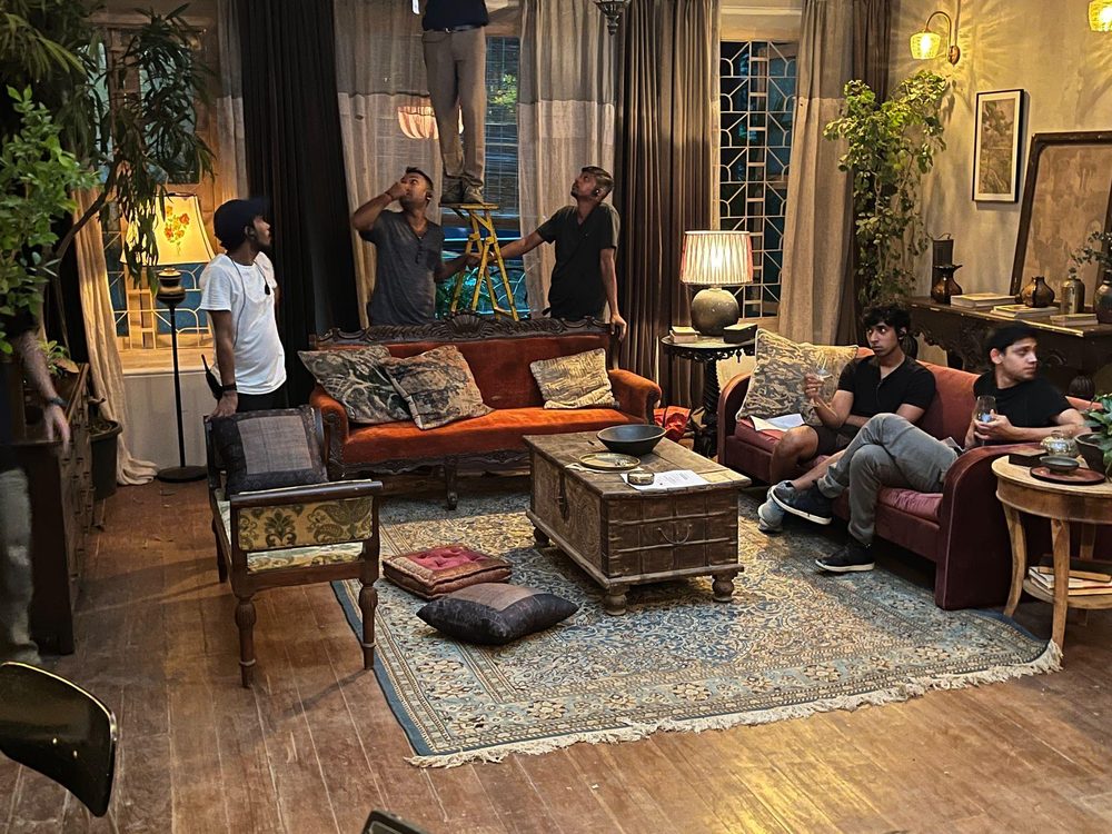 Behind the scenes photo 170