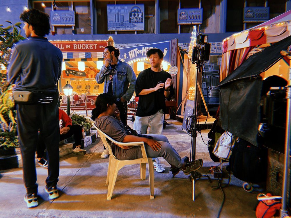 Behind the scenes photo 176