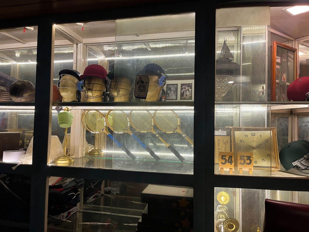 Behind the scenes photo 230